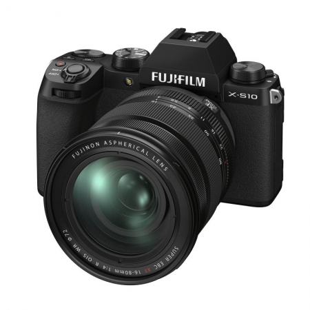 Fujifilm X-S10 mit Objektiv XF 16-80mm 4.0 R OIS WR Fujifilm X-S10 mit Objektiv XF 16-80mm 4.0 R OIS WR
