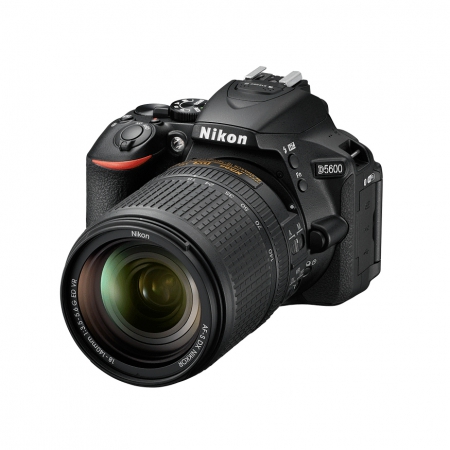 Nikon D5600 schwarz mit Objektiv AF-S VR DX 18-140mm 3.5-5.6G ED (VBA500K002) Nikon D5600 schwarz mit Objektiv AF-S VR DX 18-140mm 3.5-5.6G ED (VBA500K002)