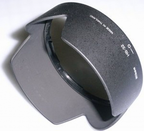 Nikon HB-32 Gegenlichtblende für Objektiv AF-S VR DX 18-140mm(JAB73201)