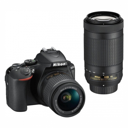 Nikon D5600 schwarz mit Objektiv AF-P VR DX 18-55mm und VR DX AF-P 70-300mm (VBA500K004) Nikon D5600 schwarz mit Objektiv AF-P VR DX 18-55mm und VR DX AF-P 70-300mm (VBA500K004)