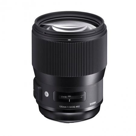 Sigma Art AF 135mm 1.8 DG HSM für Canon (240954) - 6 Jahre Garantie Sigma Art AF 135mm 1.8 DG HSM für Canon (240954) - 6 Jahre Garantie